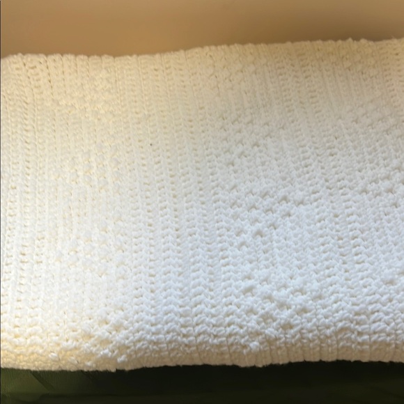 Cozy White Knit Blanket - Picture 1 of 10